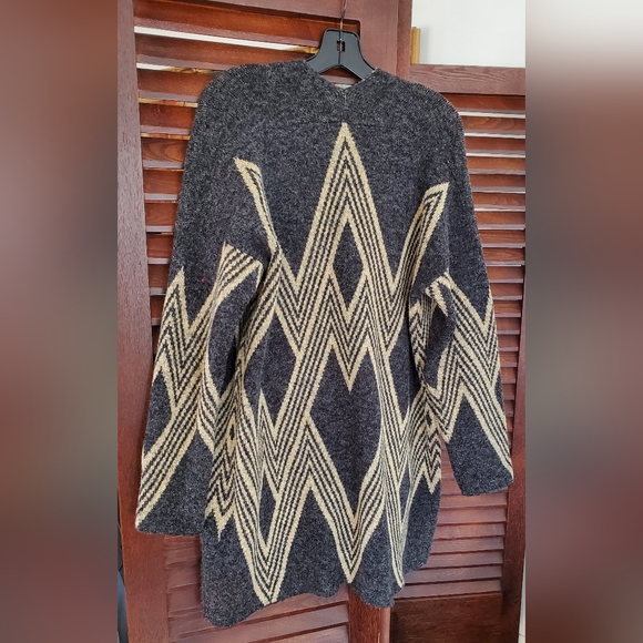 Women's Sweater - Picture 3 of 3